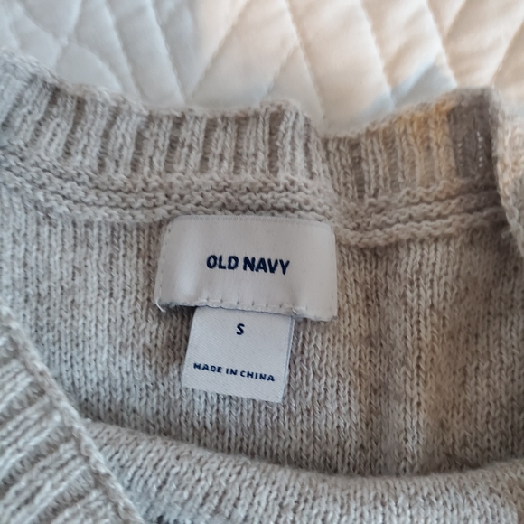 Old Navy Cream Sweater - Picture 3 of 6